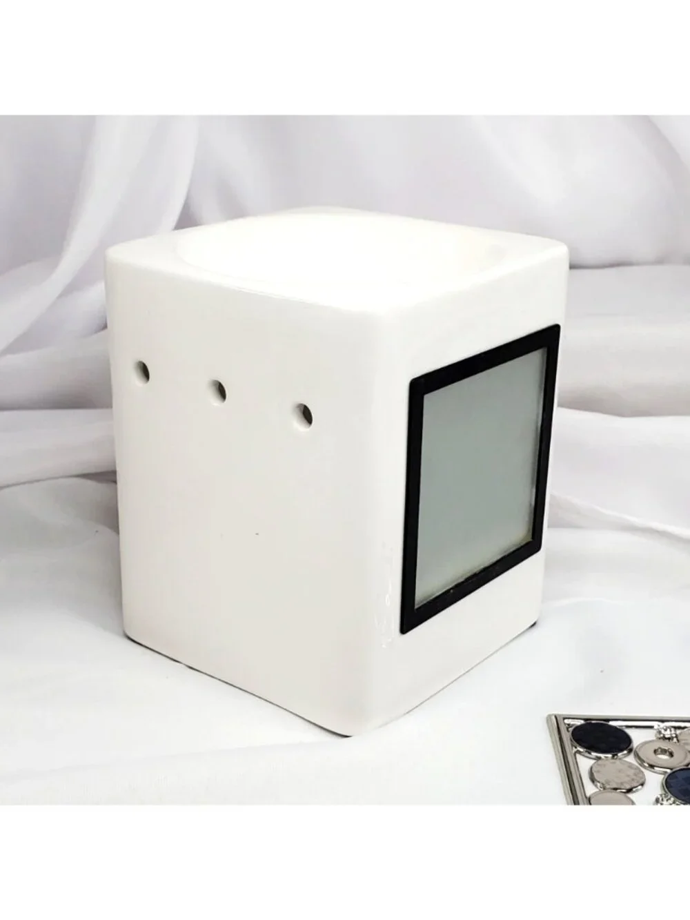 Scentsy Custom Sleek White Full Size Warmer with Dazzle Bling Gallery Frame
